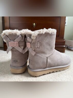 Ugg Bailey Bow Logo Boots